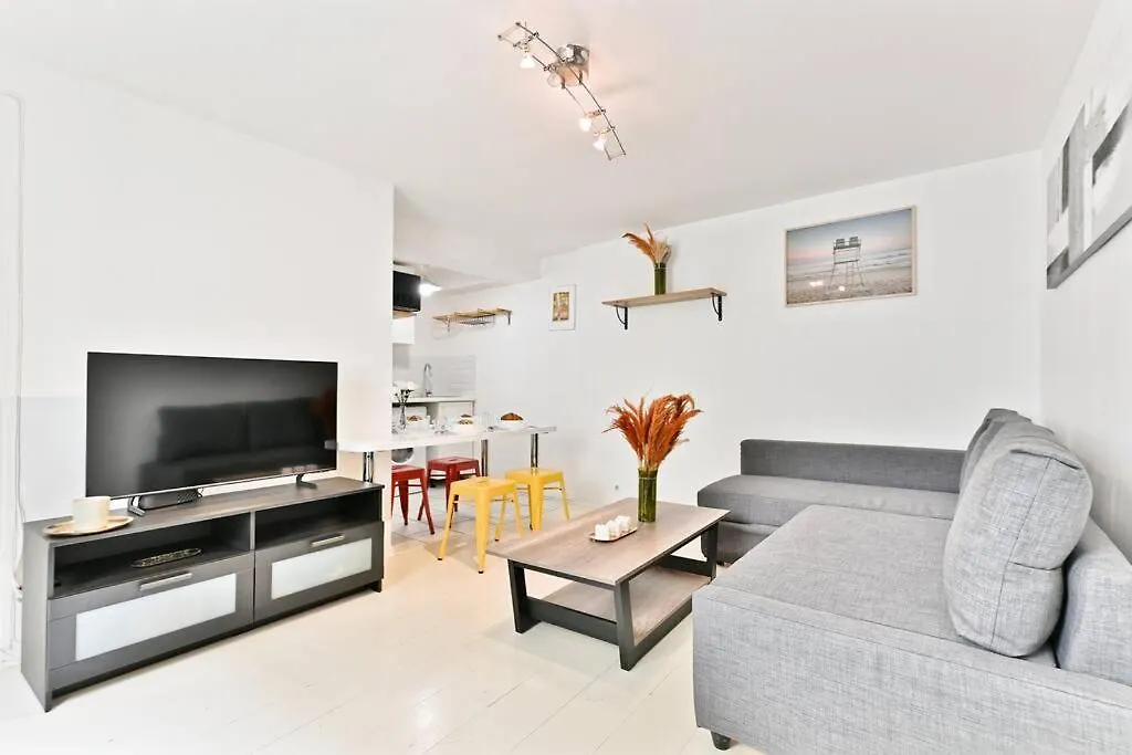 Appartement Proche Canal Saint Martin - II Paris France