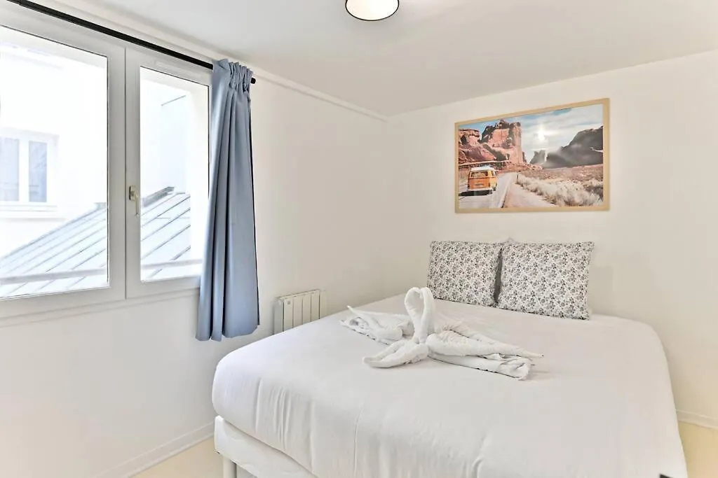 Appartement Proche Canal Saint Martin - II Paris France